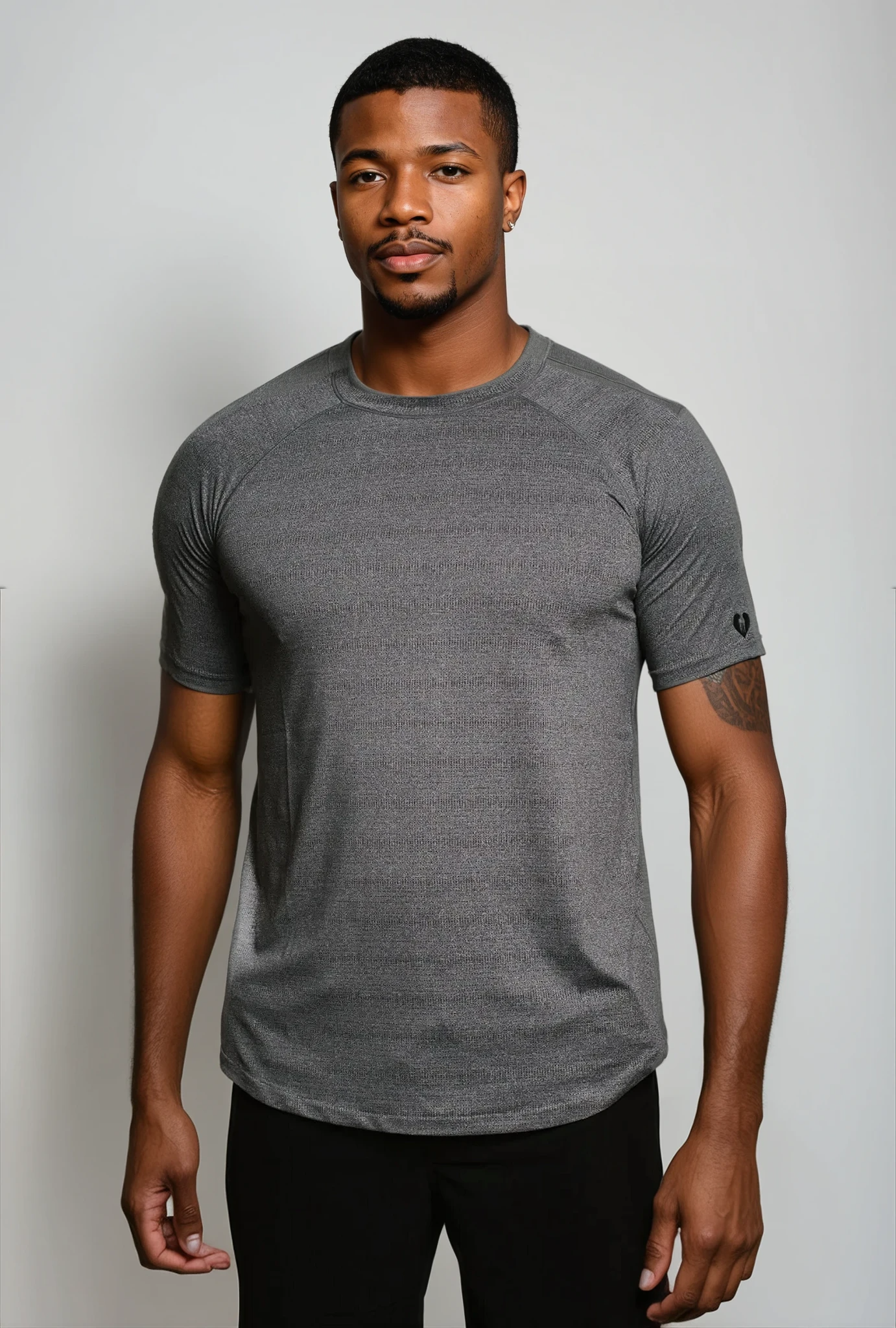 Tall men's performance tee in slate – moisture-wicking and breathable training shirt